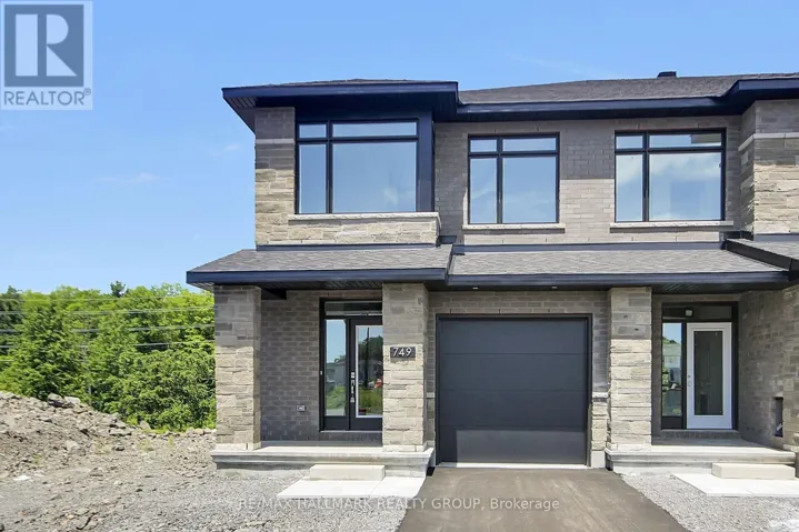 749 NEWSTEAD CRESCENT, Ottawa, Ontario K2K0M8