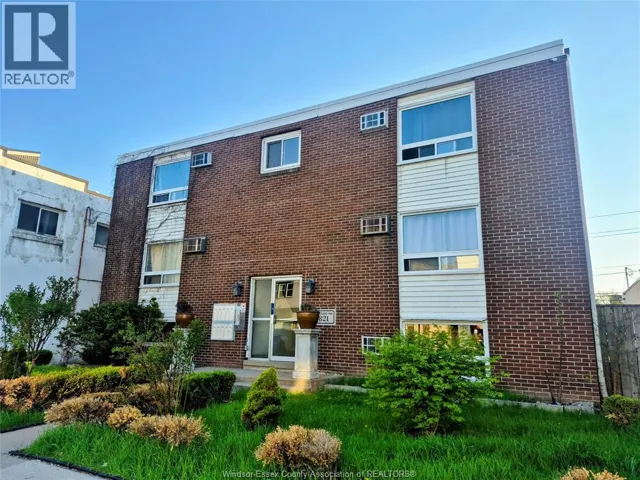 821 PILLETTE Unit# 7, Windsor, Ontario N8Y3B4