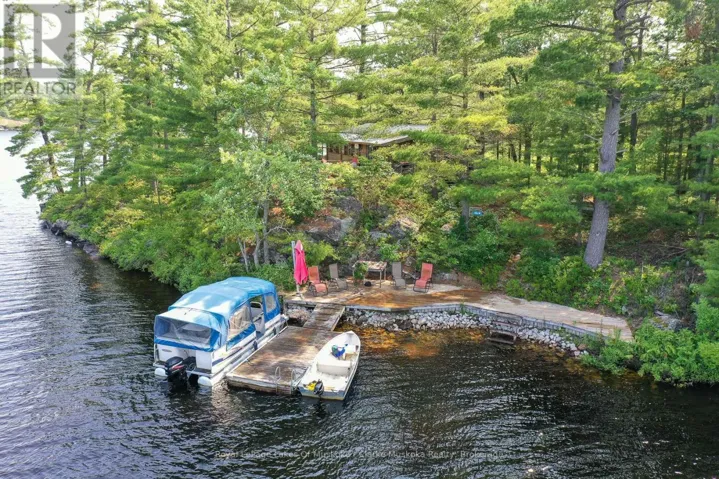 18 5KL ISLAND KAHSHE LAKE, Gravenhurst (Morrison), Ontario P0E1G0