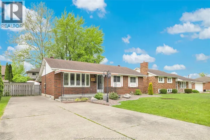 1570 LAURIER DRIVE, LaSalle, Ontario N9J1N5