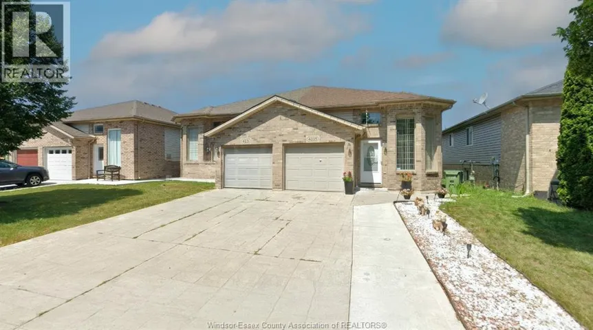4231 WHISKEY AVENUE, Windsor, Ontario N9G3B2
