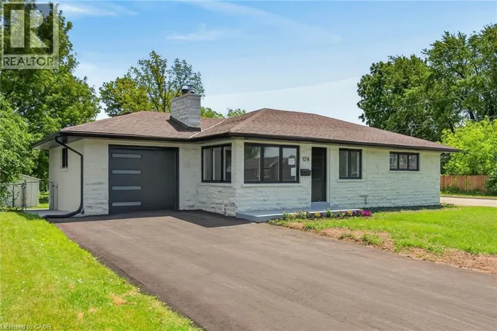 124 CORMAN Avenue, Stoney Creek, Ontario L8G3W4