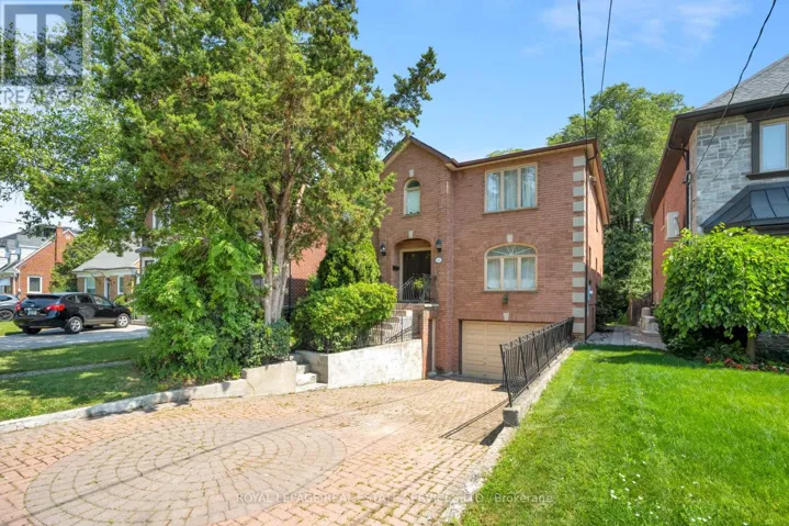 33 LYNNHAVEN ROAD, Toronto (Englemount-Lawrence), Ontario M6A2K7