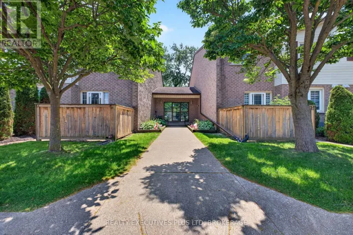 6 - 6044 SWAYZE DRIVE, Niagara Falls (Church's Lane), Ontario L2J4G9