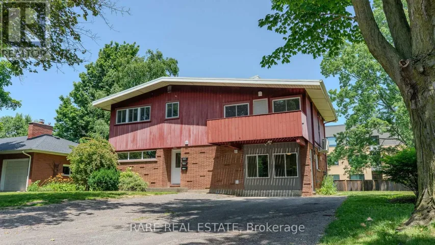 3 - 7 PLAZAWAY STREET, Welland (Prince Charles), Ontario L3C4J6