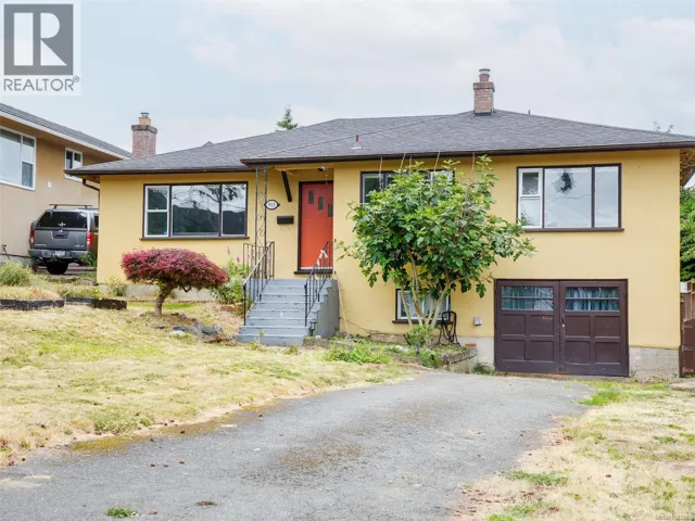 915 Inskip St, Esquimalt, British Columbia V9A4J6