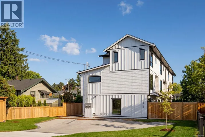 4 2118 Pentland Rd, Oak Bay, British Columbia V8S2W4