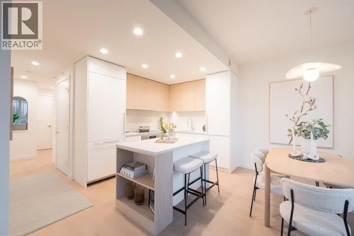 205 585 KEMSLEY AVENUE, Coquitlam, British Columbia V3J3Z1