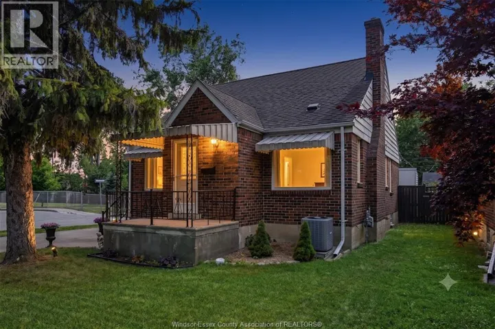 889 PATRICE DRIVE, Windsor, Ontario N8S2R7