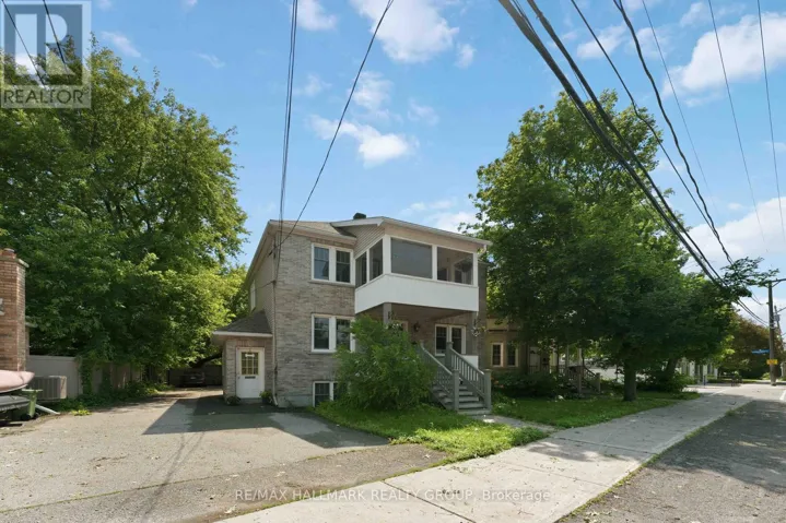 1 - 1079 NORTH RIVER ROAD, Ottawa, Ontario K1K3V9