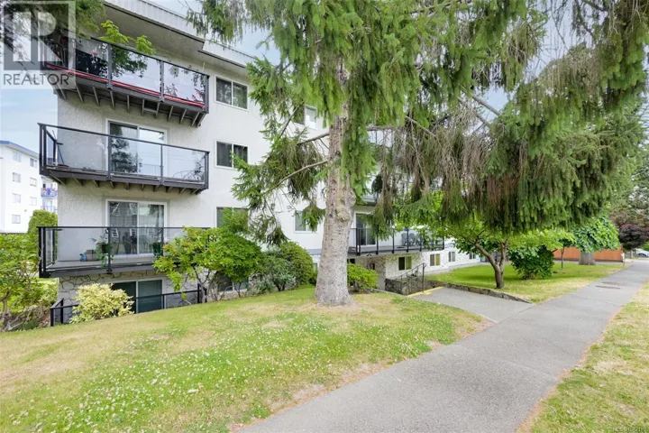 403 859 Carrie St, Esquimalt, British Columbia V9A5R5