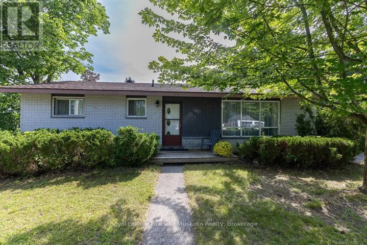 880 SARAH STREET N, Gravenhurst (Muskoka (S)), Ontario P1P1E2