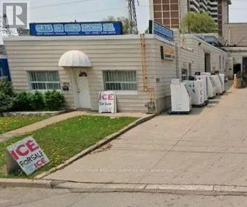 464 GILBERT AVENUE, Toronto (Caledonia-Fairbank), Ontario None