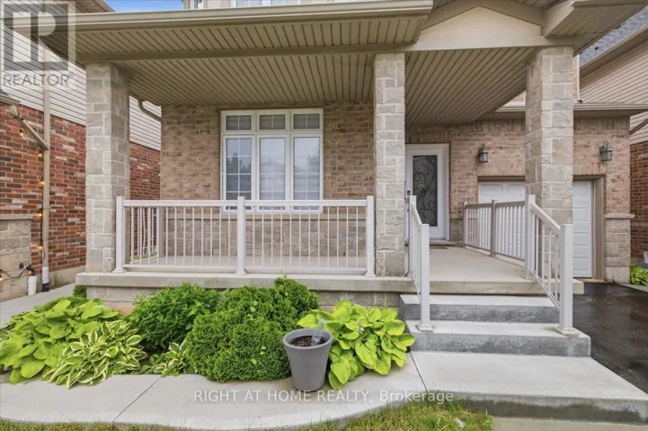 15 WILLOWBANKS TERRACE, Hamilton (Lakeshore), Ontario L8E0C2