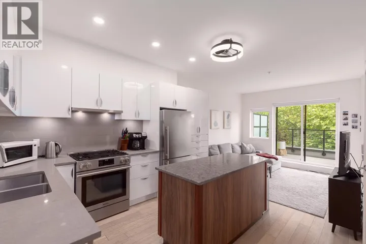 404 2666 DUKE STREET, Vancouver, British Columbia V5R4S9