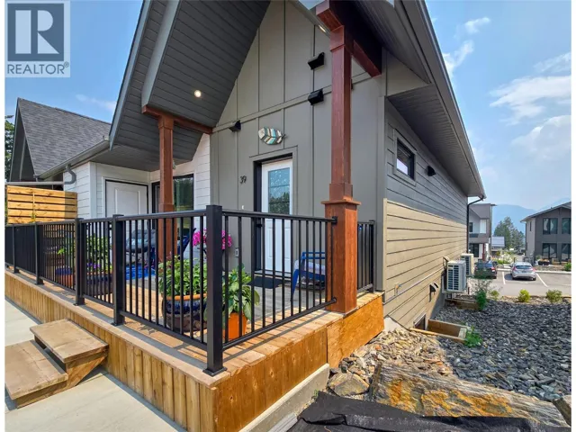 2096 Pine Tree Lane Unit# 39, Invermere, British Columbia V0A1K4