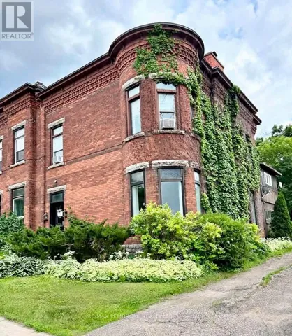 188 ESTHER STREET, Pembroke, Ontario K8A3C2
