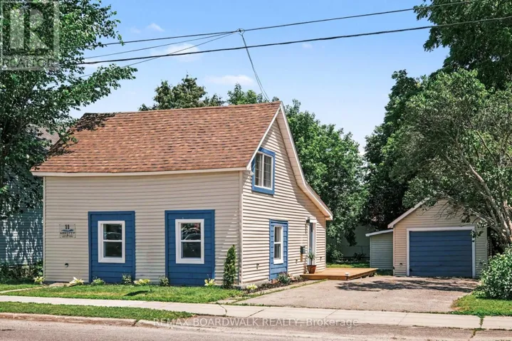 11 ABBOTT STREET S, Smiths Falls, Ontario K7A4S1