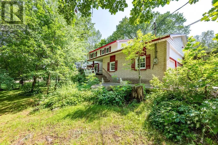 775 PINEGROVE CRESCENT, Petawawa, Ontario K8A7E3