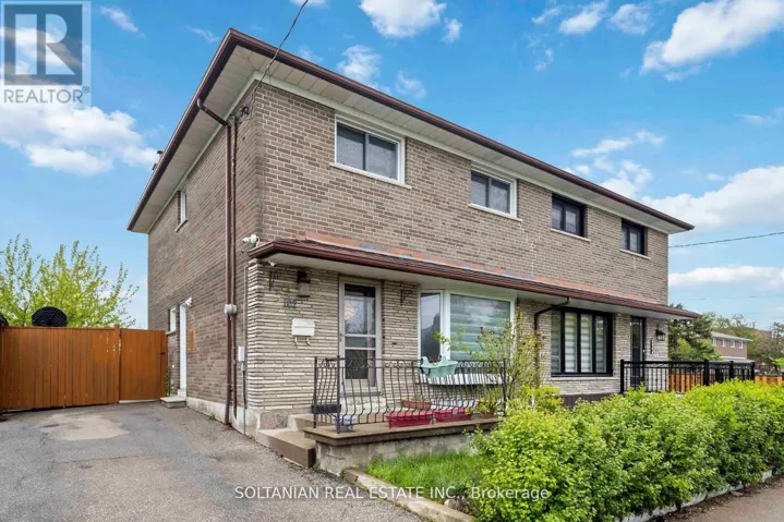 102 ELNATHAN CRESCENT, Toronto (Humber Summit), Ontario M9L2G1