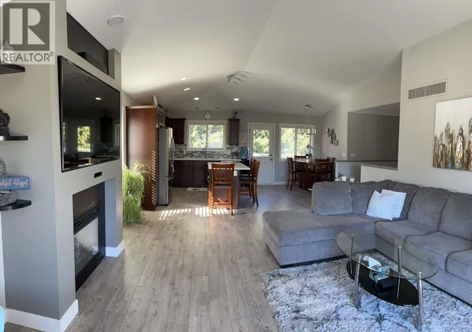 2906 Bentley Road, West Kelowna, British Columbia V4T3B3