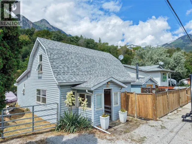 1607 PINEGROVE Street, Lillooet, British Columbia V0K1V0