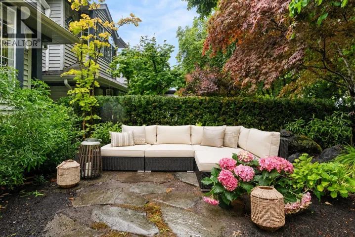 2146 WEST 14TH AVENUE, Vancouver, British Columbia V6K2V7