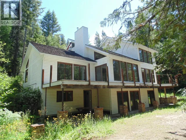 1415 Bridge Road, Crescent Valley, British Columbia V0G1H0