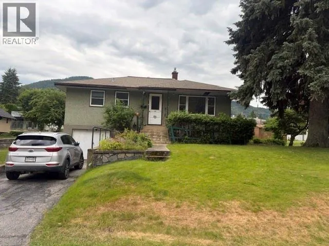 355 9th Avenue, Montrose, British Columbia V0G1P0