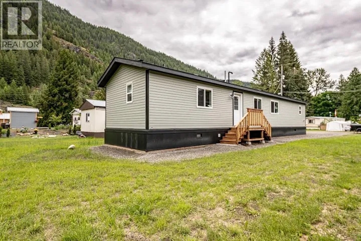 916 Airport Road Unit# 7, Salmo, British Columbia None