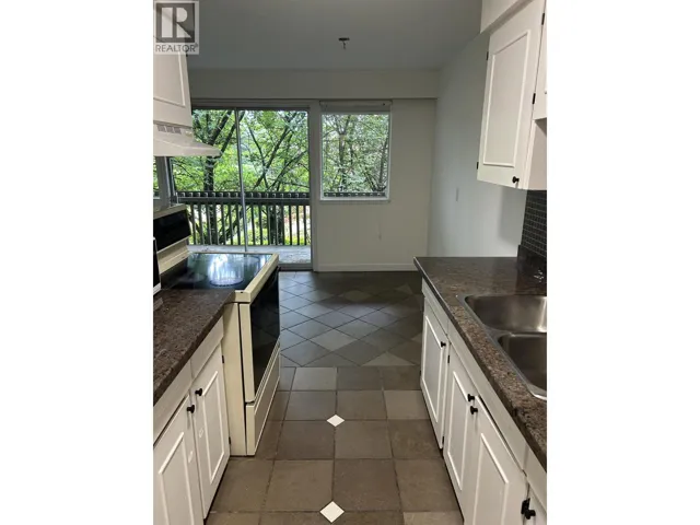 5820 HASTINGS STREET, Burnaby, British Columbia V5B1R6