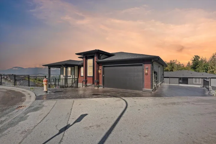 STUDIO LOWER-8211 HARVEST PLACE, Eastern Hillsides, Chilliwack, British Columbia V4Z0E4