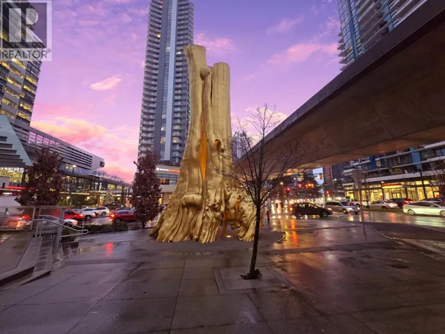 901 8131 NUNAVUT LANE, Vancouver, British Columbia V5X0E2