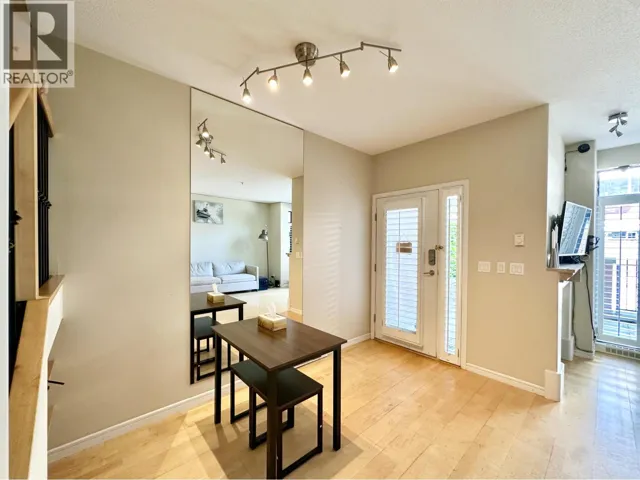 2688 VINE, Vancouver, British Columbia V6K4T6