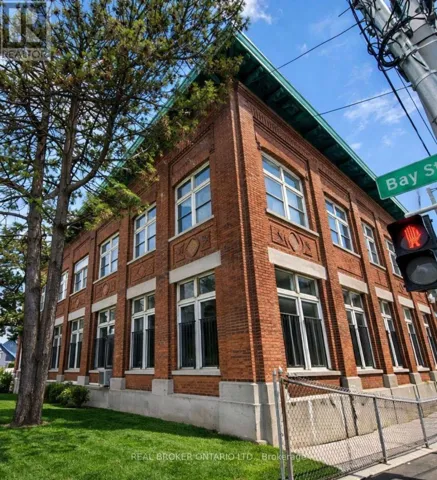 A - 231 BAY STREET N, Hamilton (Central), Ontario L8R2R1