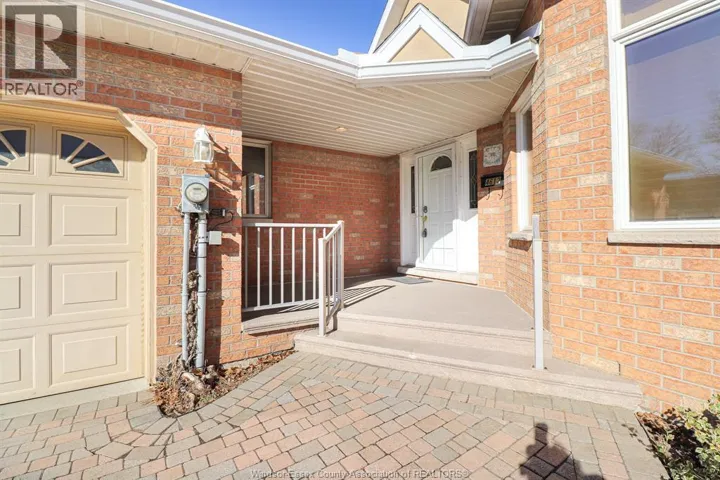 4612 ASCOT COURT, Windsor, Ontario N9G2M1