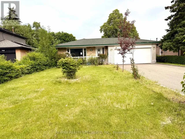 22 BEECHWOOD CRESCENT, Brampton (Avondale), Ontario L6T1Y1