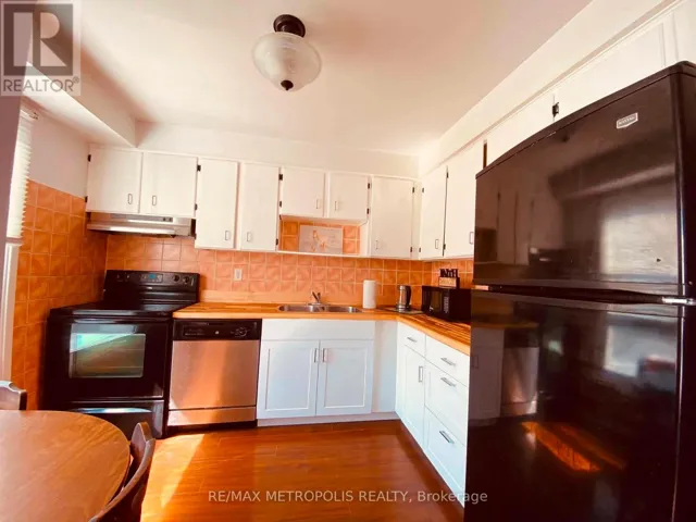 85 ELMVALE AVENUE, Brampton (Heart Lake West), Ontario L6Z1A6