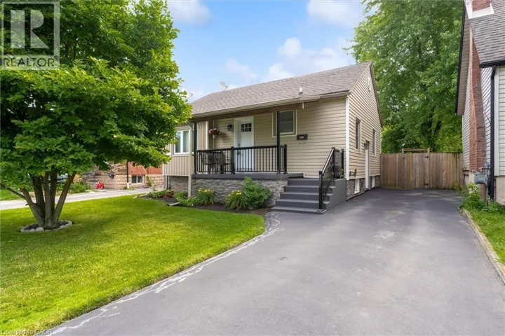 722 BURGESS Avenue, Hamilton, Ontario L8H6J4