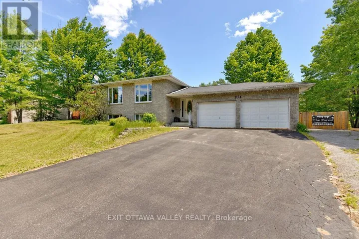 314 CARLA STREET, Petawawa, Ontario K8H3N2