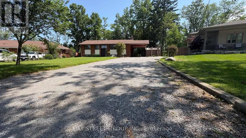 27 GLENBARR ROAD, St. Catharines (Glendale/Glenridge), Ontario L2T1Y2