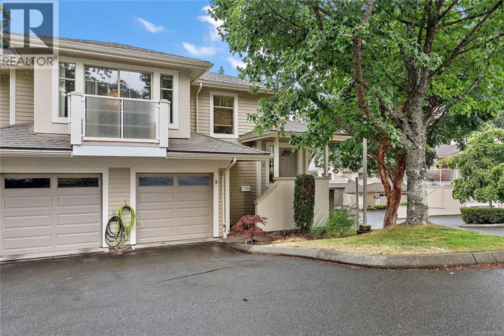 8 850 Parklands Dr, Esquimalt, British Columbia V9A7L9