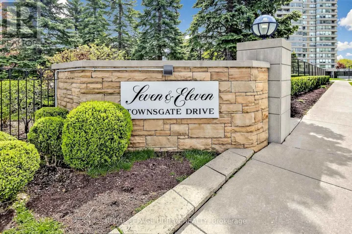 110 - 11 TOWNSGATE DRIVE, Vaughan (Crestwood-Springfarm-Yorkhill), Ontario L4J8G4