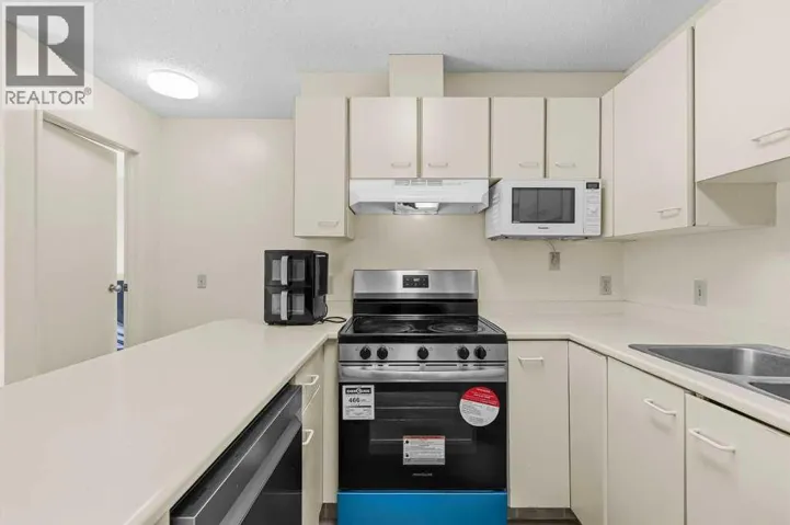 3400, 2422 Edenwold Heights NW, Calgary, Alberta T3A0Y2