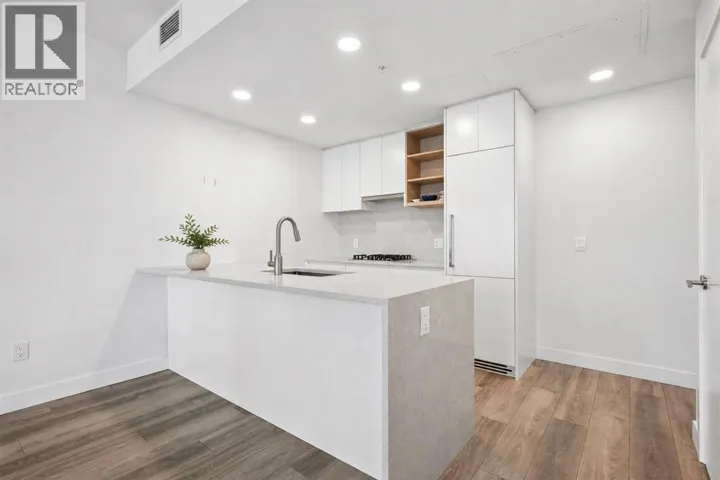 1X08 4433 ALASKA STREET, Burnaby, British Columbia V5C5T3