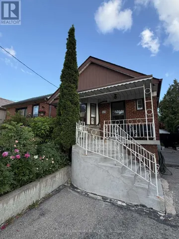 131 CAMERON AVENUE, Toronto (Keelesdale-Eglinton West), Ontario M6M1R6