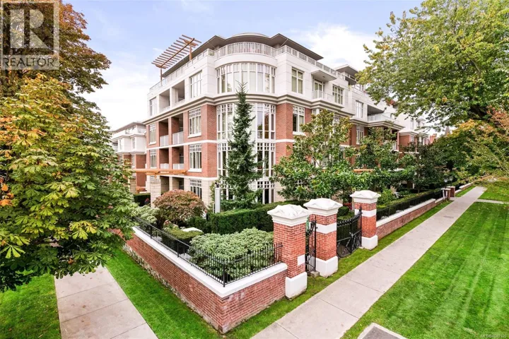 402 999 Burdett Ave, Victoria, British Columbia V8V3G7