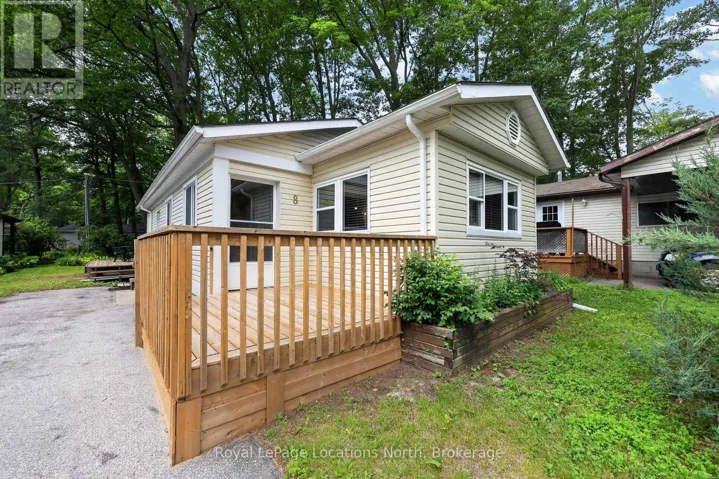 8 SHAW STREET, Wasaga Beach, Ontario L9Z1K2