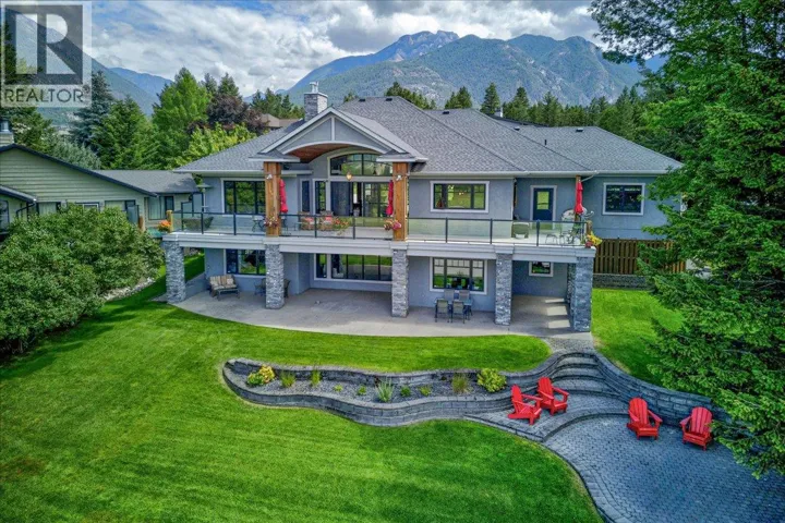 7495 Sun Valley Place, Radium Hot Springs, British Columbia V0A1M0