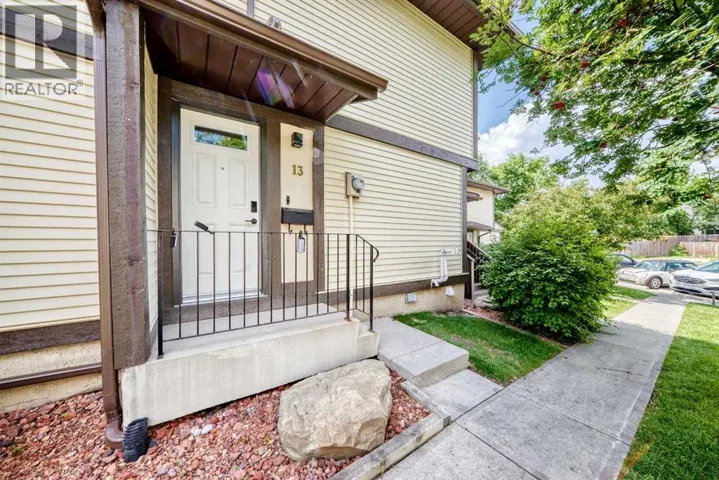 13, 115 Bergen Road NW, Calgary, Alberta T3K1P2